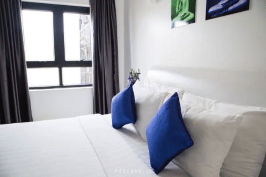 11 Minimalist Bedroom Designs, Small but Feels Spacious!